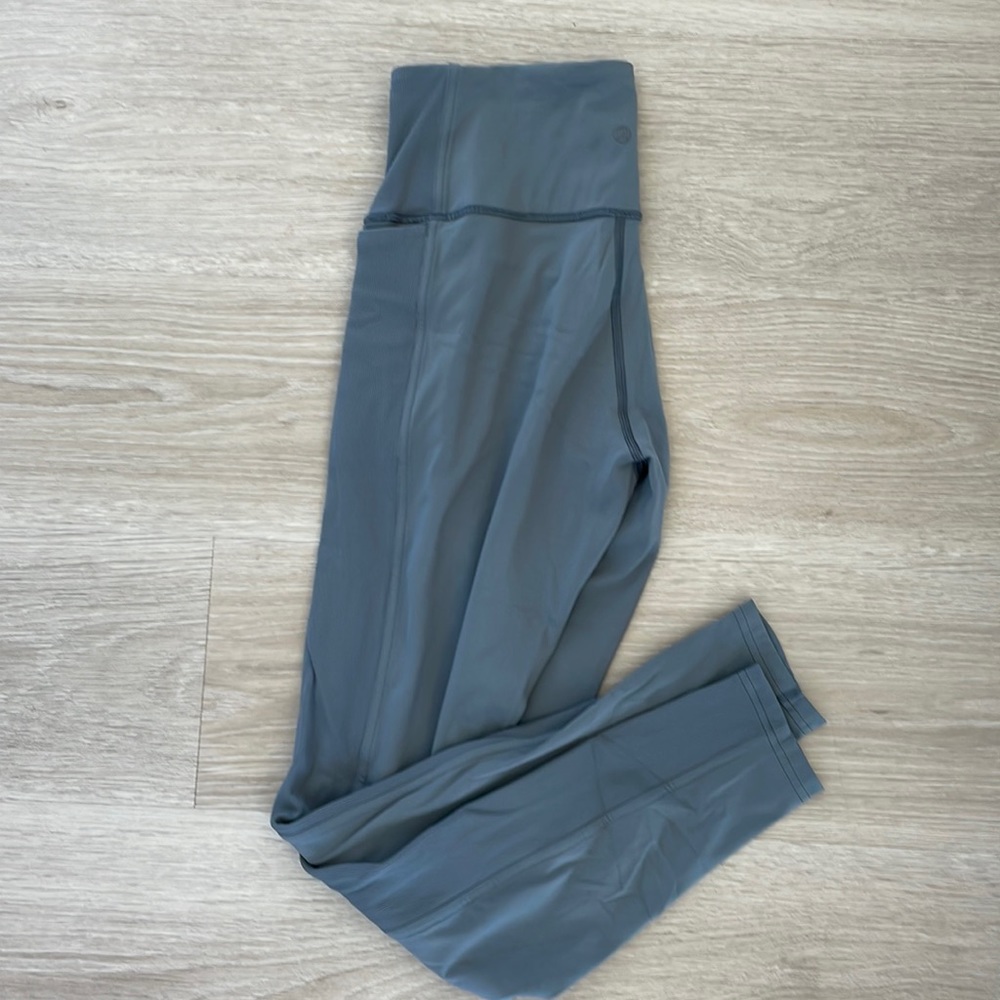 Gray Lululemon leggings with side pockets